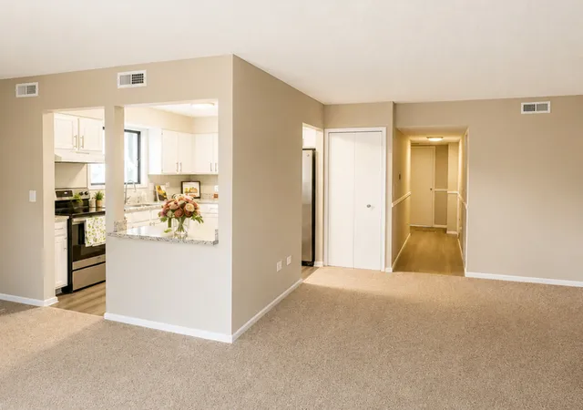2nd image of 500 Valley Dr #301, Naperville, IL 60563 | MLS# 12726353