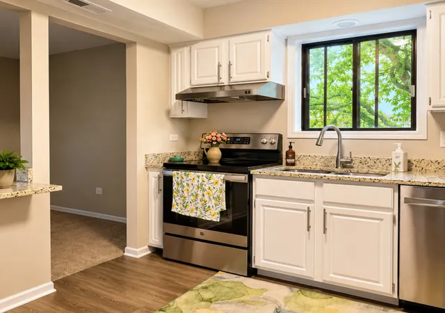 5th image of 500 Vly Dr, Naperville, IL 60563