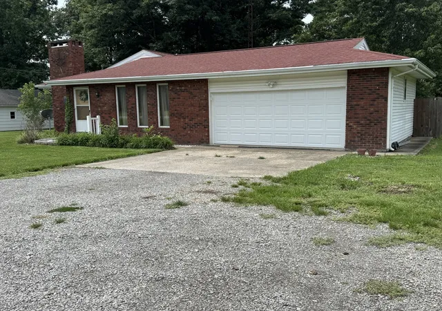 Photo 1 of Single family home for sale at 13361 State Hwy 37, Benton, IL 62812 | MLS# 12726386 | Listing updated on 2026-08-20