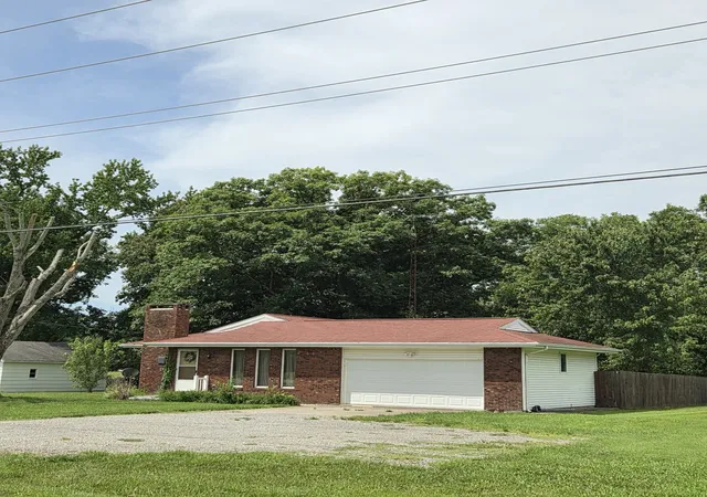 Photo 24 of Single family home for sale at 13361 State Hwy 37, Benton, IL 62812 | MLS# 12726386 | Listing updated on 2026-08-20