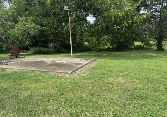 Photo 4 of Single family home for sale at 13361 State Hwy 37, Benton, IL 62812 | MLS# 12726386 | Listing updated on 2026-08-20