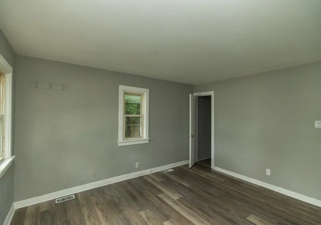2nd image of 928 W Front St, Bloomington, IL 61701 | MLS# 12726503