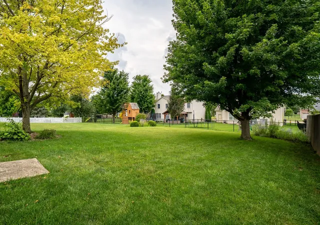 27th image of 1401 Ballyshannon Dr, Bloomington, IL 61704 | MLS# 12726523