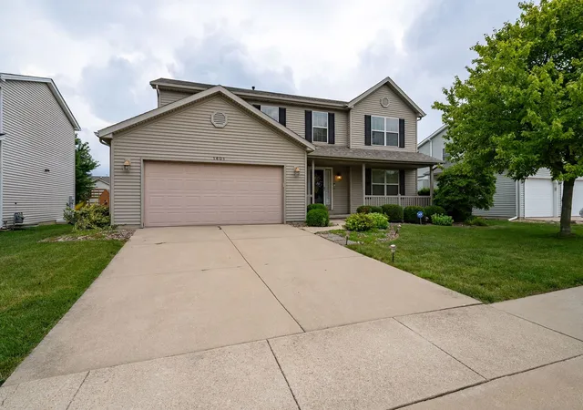 4th image of 1401 Ballyshannon Dr, Bloomington, IL 61704 | MLS# 12726523