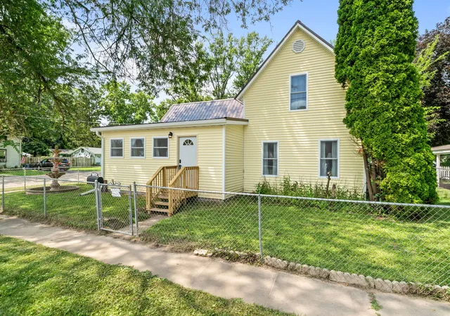 Photo 1 of Single family home for sale at 710 S 2nd Street, Oregon, IL 61061 | MLS# 12726531 | Listing updated on 2026-09-01