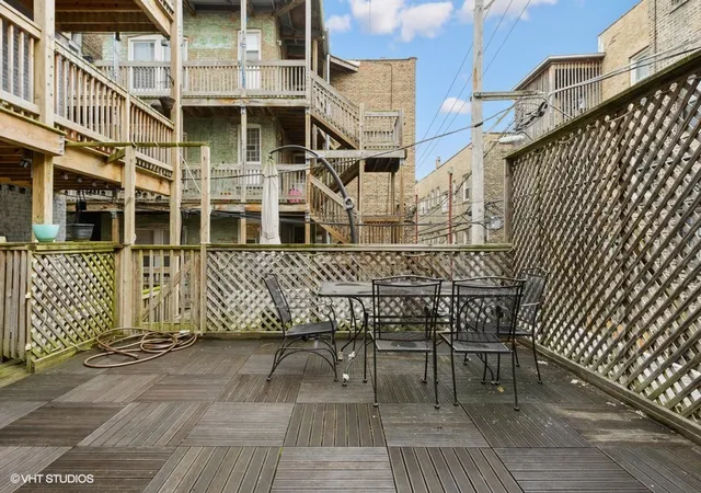 2nd image of 844 W Agatite Ave, Chicago, IL 60640