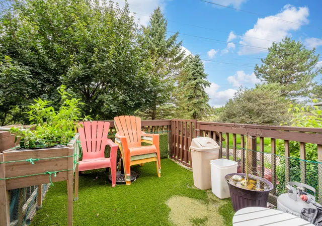 4th image of 134 Neutrenton Ave, Elgin, IL 60120 | MLS# 12726642