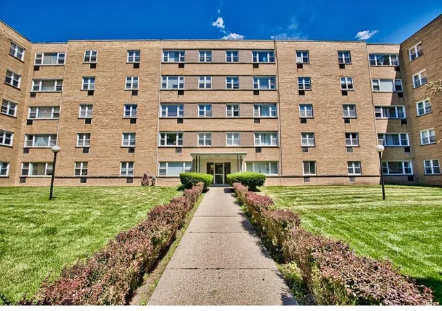 Photo 1 of Sale Pending at 6161 N Hoyne Ave #214, Chicago, IL 60659 | MLS# 12726725 | Listing updated on 2026-08-27