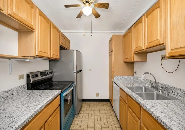 Photo 3 of Sale Pending at 6161 N Hoyne Ave #214, Chicago, IL 60659 | MLS# 12726725 | Listing updated on 2026-08-27