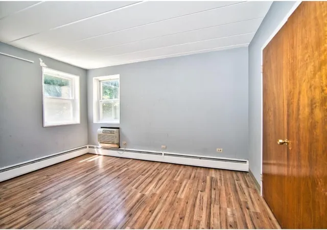 Photo 4 of Sale Pending at 6161 N Hoyne Ave #214, Chicago, IL 60659 | MLS# 12726725 | Listing updated on 2026-08-27