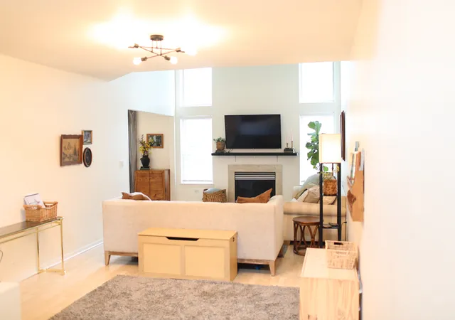 2nd image of 2324 College Green Dr, Elgin, IL 60123 | MLS# 12726752