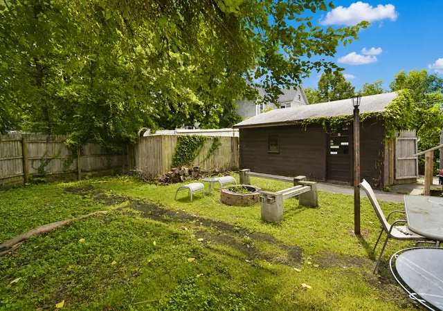 22nd image of 610 N Mclean St, Bloomington, IL 61701 | MLS# 12726800