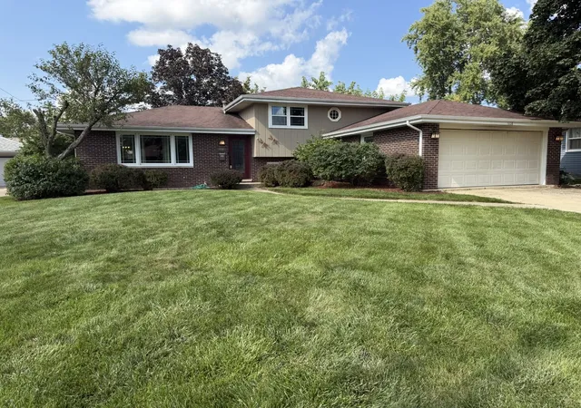 image of 608 Gloria St, Lockport, IL 60441 | MLS# 12726801