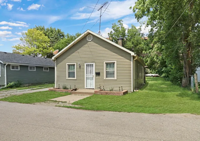 image of 117 Roosevelt Ave, Wauconda, IL 60084 | MLS# 12726822