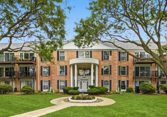Photo 1 of Condo for sale at 5300 Carriage Way Dr #107, Rolling Meadows, IL 60008 | MLS# 12726876 | Listing updated on 2026-10-03