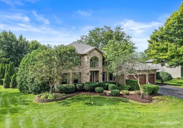 2nd image of 23741 Deer Chase Ln, Naperville, IL 60564 | MLS# 12726917