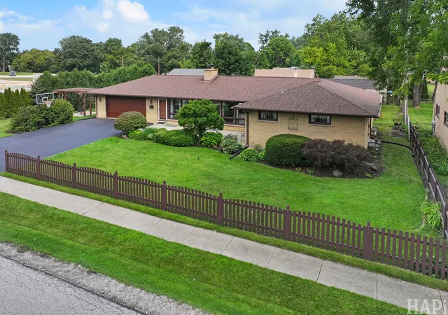 Photo 2 of Sale Pending at 365 Woodland Dr, Grayslake, IL 60030 | MLS# 12726933 | Listing updated on 2026-08-25