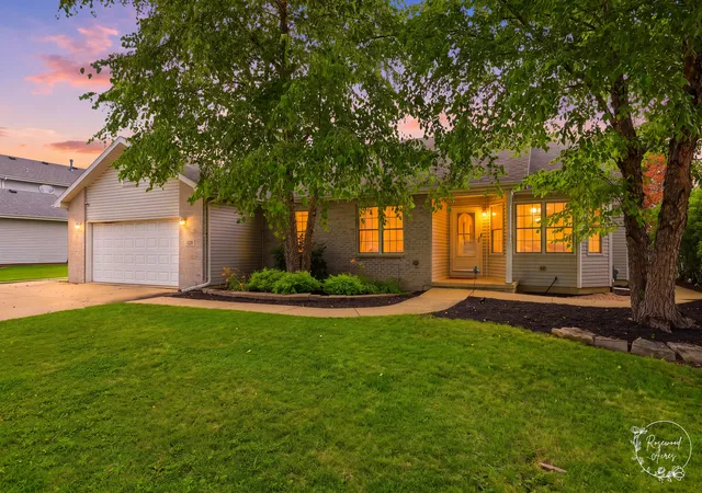 Photo 2 of Single family home for sale at 623 Sandburg Dr, Manteno, IL 60950 | MLS# 12726955 | Listing updated on 2026-08-21