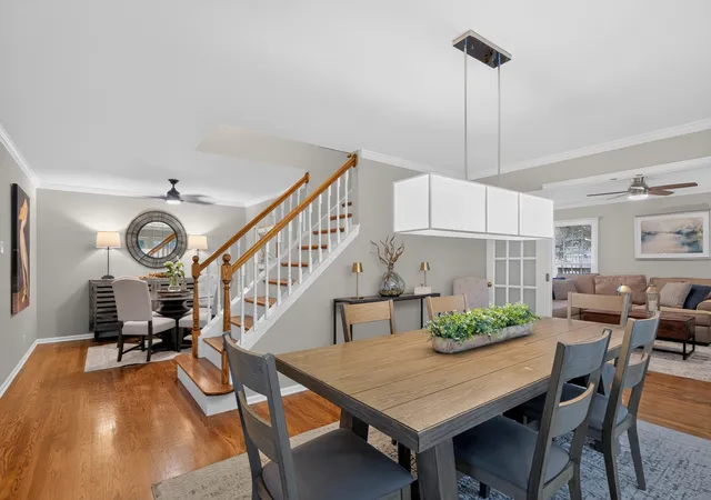 Photo 4 of Townhouse for sale at 262 Benton Ln, Bloomingdale, IL 60108 | MLS# 12726989 | Listing updated on 2026-09-01
