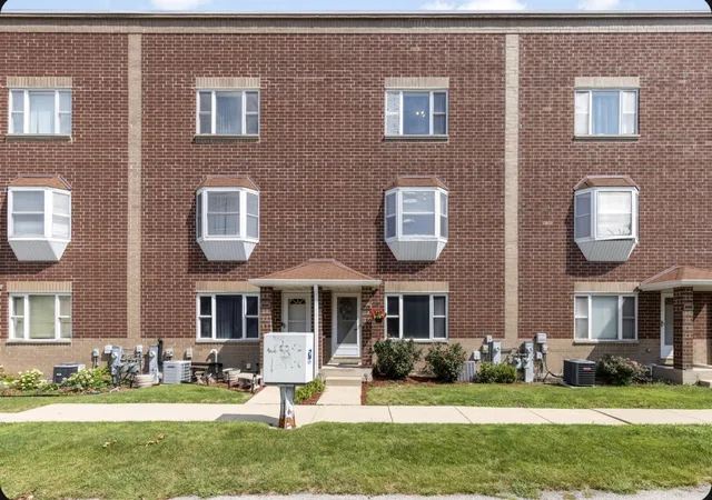 Photo 3 of Townhouse for sale at 18138 Martin Ave, Homewood, IL 60430 | MLS# 12726998 | Listing updated on 2026-09-01