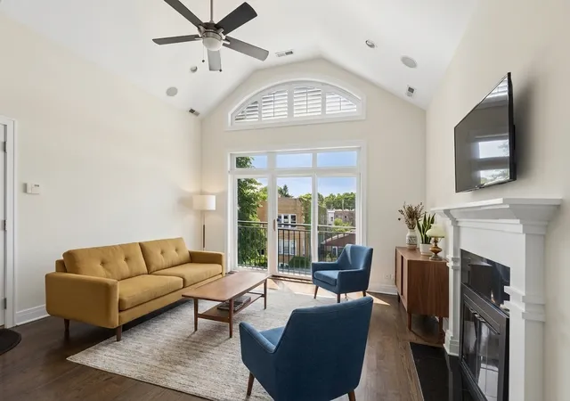 Photo 4 of Condo for sale at 5945 N Campbell Ave #3, Chicago, IL 60659 | MLS# 12727056 | Listing updated on 2026-08-18