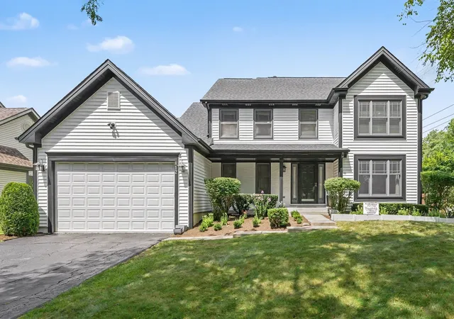 Photo 2 of Single family home for sale at 812 W Kelly Ann Dr, Palatine, IL 60067 | MLS# 12727109 | Listing updated on 2026-08-26