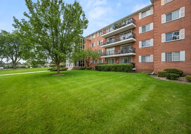 5th image of 1060 N Farnsworth Ave #1206, Aurora, IL 60505 | MLS# 12727111