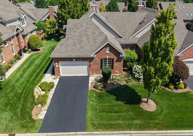 Photo 2 of Townhouse for sale at 13216 Greenleaf Trl, Palos Heights, IL 60463 | MLS# 12727113 | Listing updated on 2026-08-25