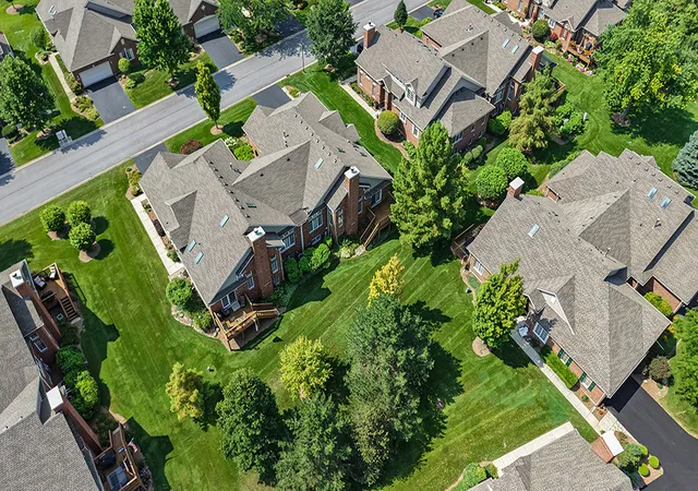 Photo 4 of Townhouse for sale at 13216 Greenleaf Trl, Palos Heights, IL 60463 | MLS# 12727113 | Listing updated on 2026-08-25