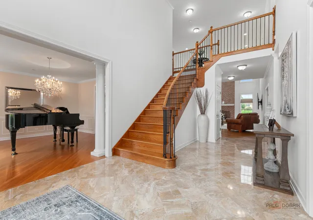 Photo 3 of Single family home for sale at 5 Hawthorn Grv Cir, Hawthorn Woods, IL 60047 | MLS# 12727125 | Listing updated on 2026-09-05
