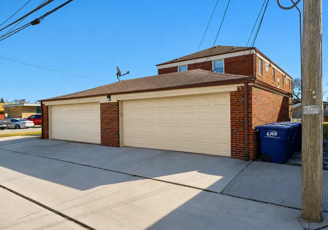 Listing Photo 4 - Condo for sale in building located at 1106 Alima Ter, La Grange Park, IL 60526
