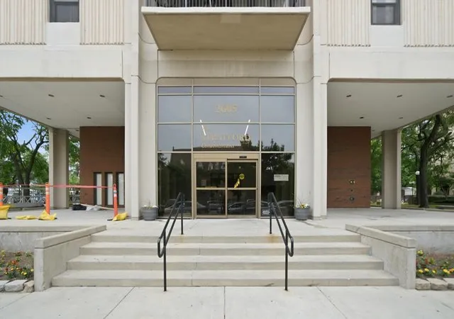 Photo 2 of Condo for sale at 2605 S Indiana Ave #304, Chicago, IL 60616 | MLS# 12727149 | Listing updated on 2026-09-07