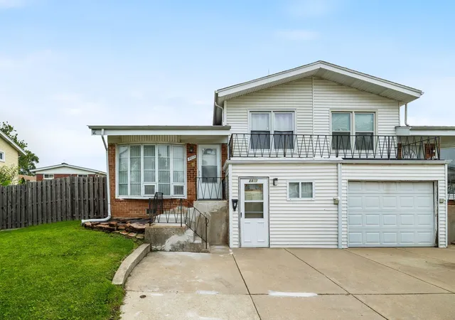 1st image of 8837 Robin Dr, Des Plaines, IL 60016 | MLS# 12727185