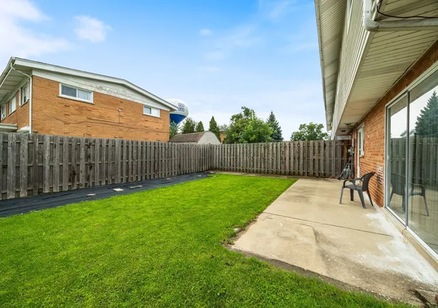 25th image of 8837 Robin Dr, Des Plaines, IL 60016 | MLS# 12727185