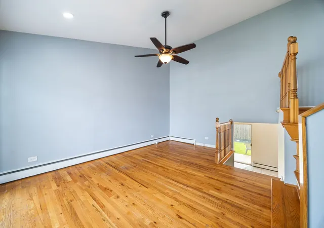 3rd image of 8837 Robin Dr, Des Plaines, IL 60016 | MLS# 12727185
