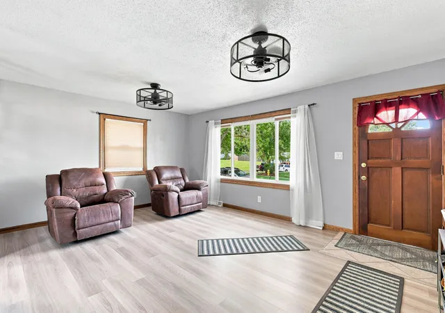 Photo 4 of Single family home for sale at 8021 8th Street W, Rock Island, IL 61201 | MLS# 12727213 | Listing updated on 2026-08-18