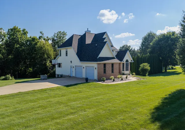 Photo 4 of Single family home for sale at 1224 Elliott Ln, Princeton, IL 61356 | MLS# 12727238 | Listing updated on 2026-08-21
