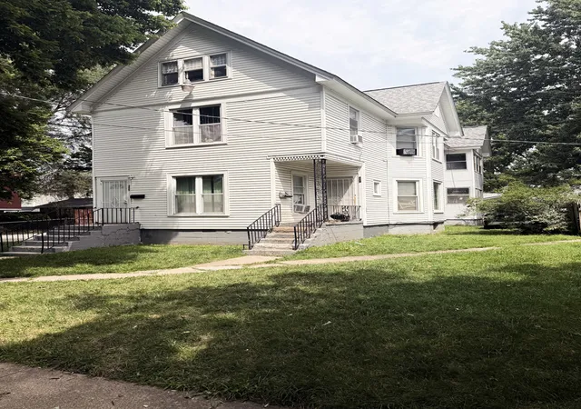 2nd image of 355 E Bourbonnais St, Kankakee, IL 60901 | MLS# 12727256