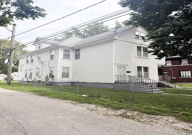 3rd image of 355 E Bourbonnais St, Kankakee, IL 60901