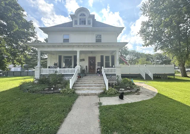 Photo 1 of Single family home for sale at 263 N Oak St, Herscher, IL 60941 | MLS# 12727289 | Listing updated on 2026-08-19