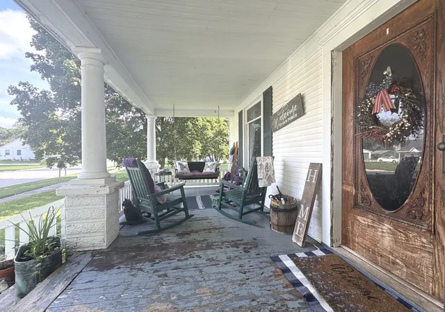 Photo 3 of Single family home for sale at 263 N Oak St, Herscher, IL 60941 | MLS# 12727289 | Listing updated on 2026-08-19