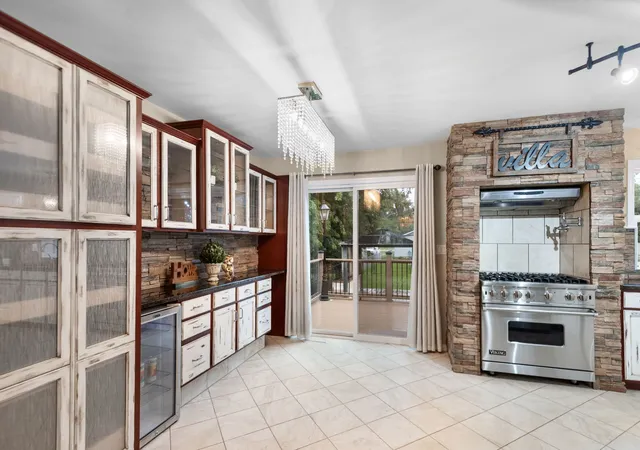 5th image of 1817 Elmwood Dr, Lindenhurst, IL 60046 | MLS# 12727356