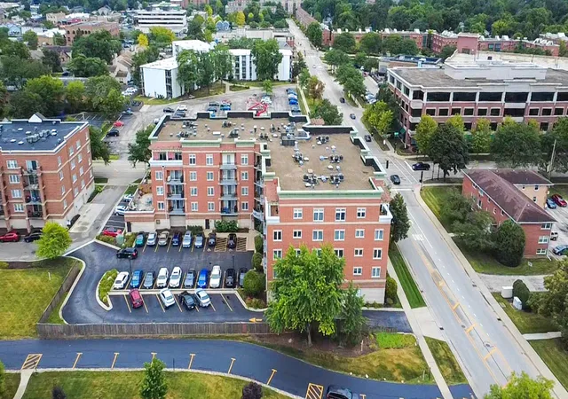 Listing Photo 2 - Condo for sale in building located at 235 N Smith St, Palatine, IL 60067 - Unit #301