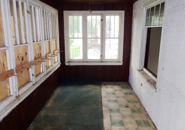 Photo 2 of Sale Pending at 10114 S Winston Ave, Chicago, IL 60643 | MLS# 12727391 | Listing updated on 2026-08-21