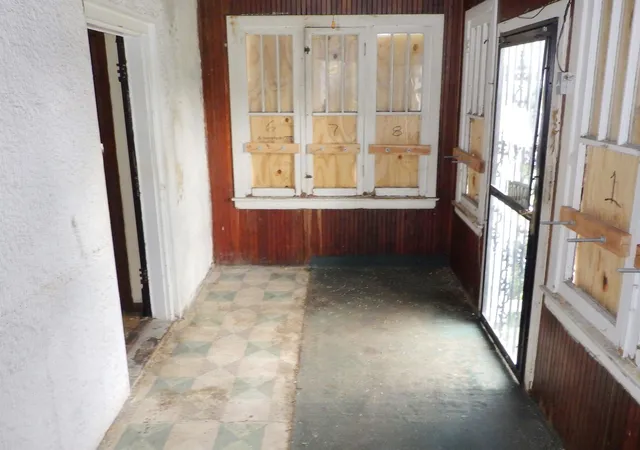 Photo 3 of Sale Pending at 10114 S Winston Ave, Chicago, IL 60643 | MLS# 12727391 | Listing updated on 2026-08-21