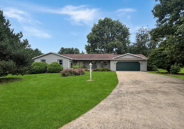 Photo 1 of Single family home for sale at 705 Chelsea Ct, Freeport, IL 61032 | MLS# 12727472 | Listing updated on 2026-08-25