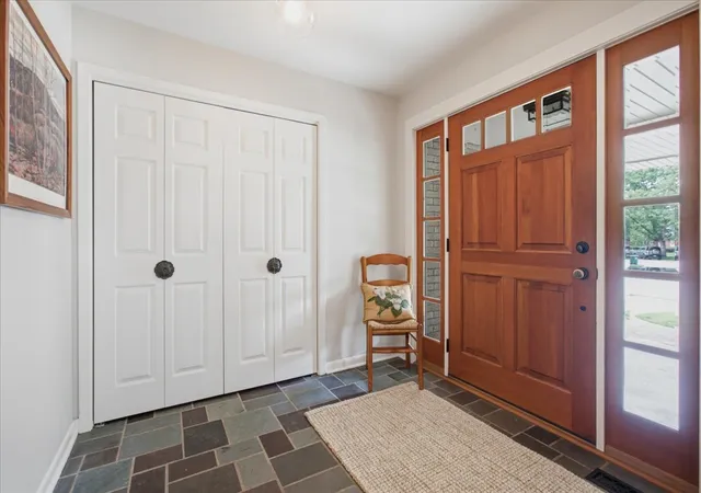 2nd image of 1006 Meadowlark Ln, Glenview, IL 60025 | MLS# 12727540