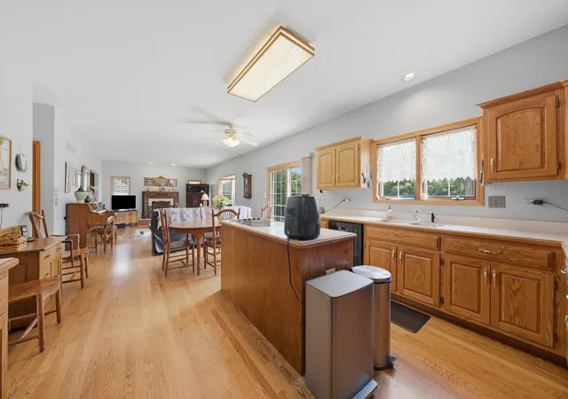 Photo 2 of Single family home for sale at 7651 Steeple Chase Dr, Frankfort, IL 60423 | MLS# 12727570 | Listing updated on 2026-08-30