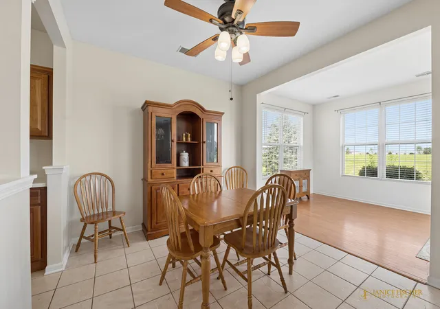 5th image of 11620 Windsor Dr, Huntley, IL 60142 | MLS# 12727641