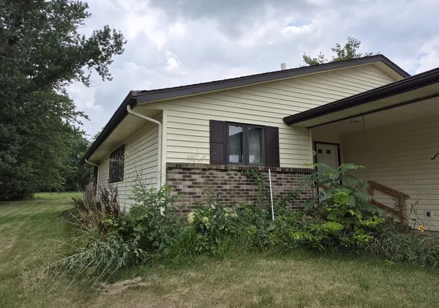 Photo 2 of Single family home for sale at 830 Lake Summerset Rd, Lake Summerset, IL 61019 | MLS# 12727659 | Listing updated on 2026-08-25